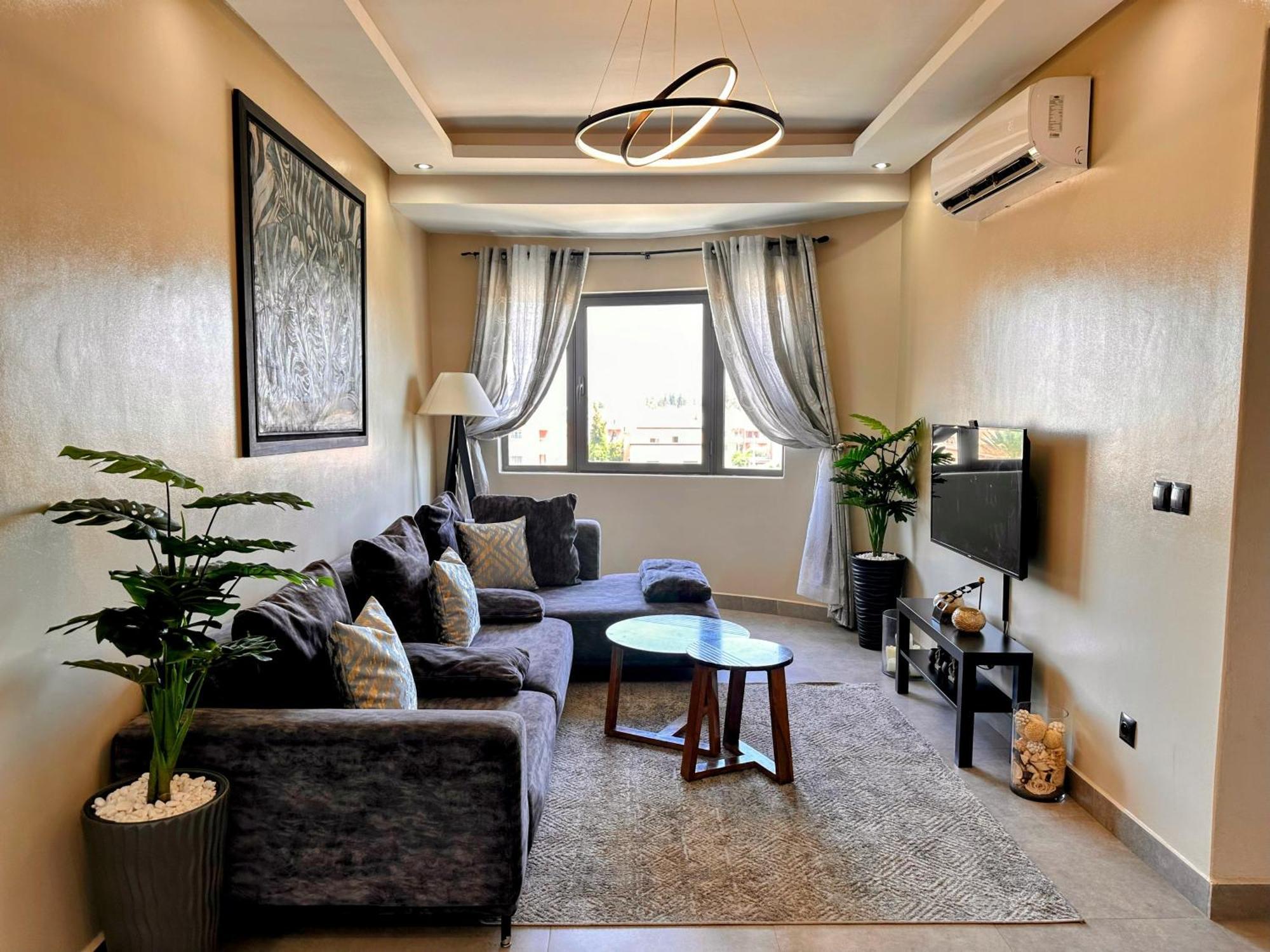 Moderne, Lumineux & Spacieux Avec Balcon -Central -Wifi-Smart Tv-Clim Marrakesh Exterior photo